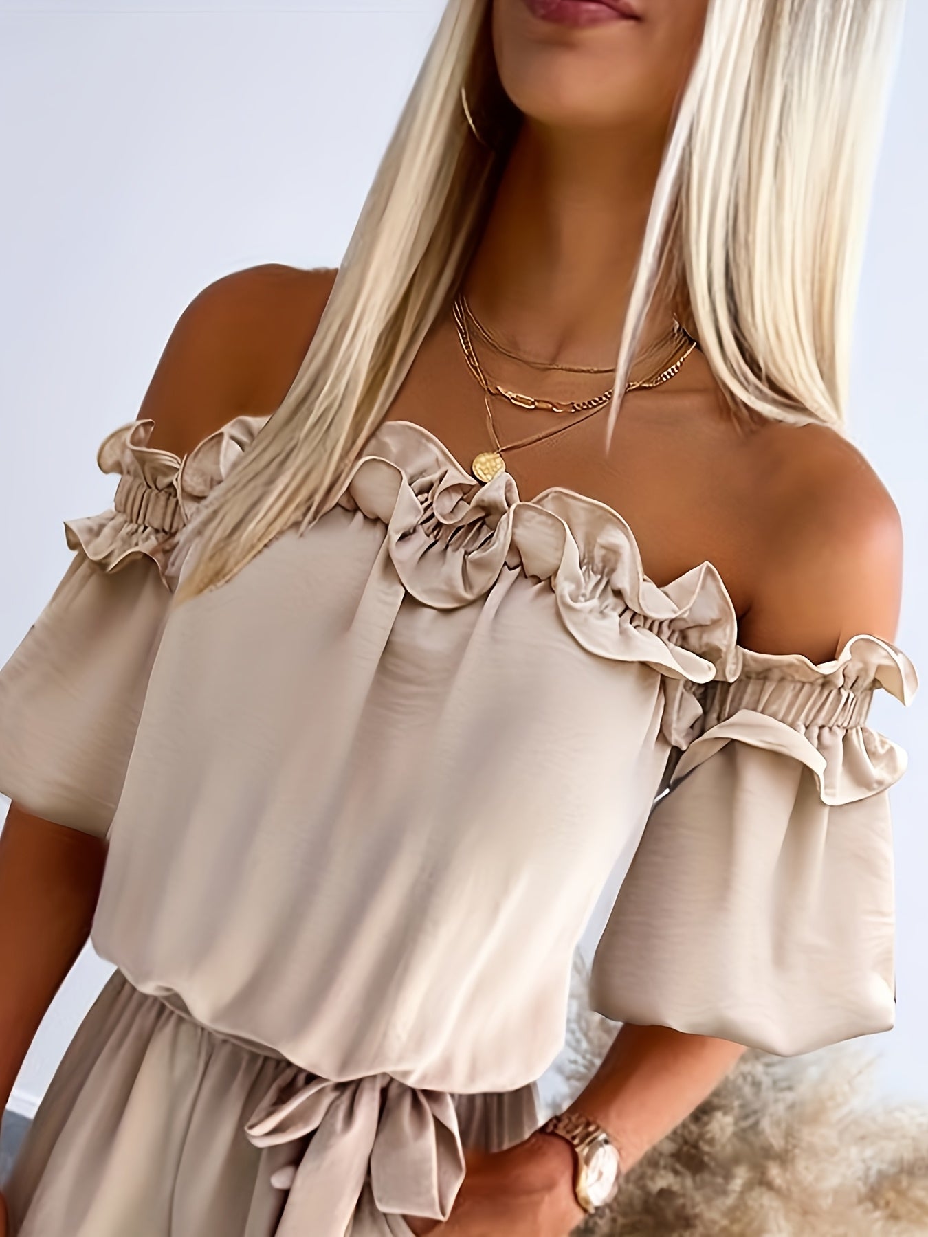 Stijlvolle Elegante Jumpsuit met Blote Schouders en Ruches Zoom - Beige, Rechte Pijpen Ontwerp, Machinewasbaar, Zomerse Damesmode