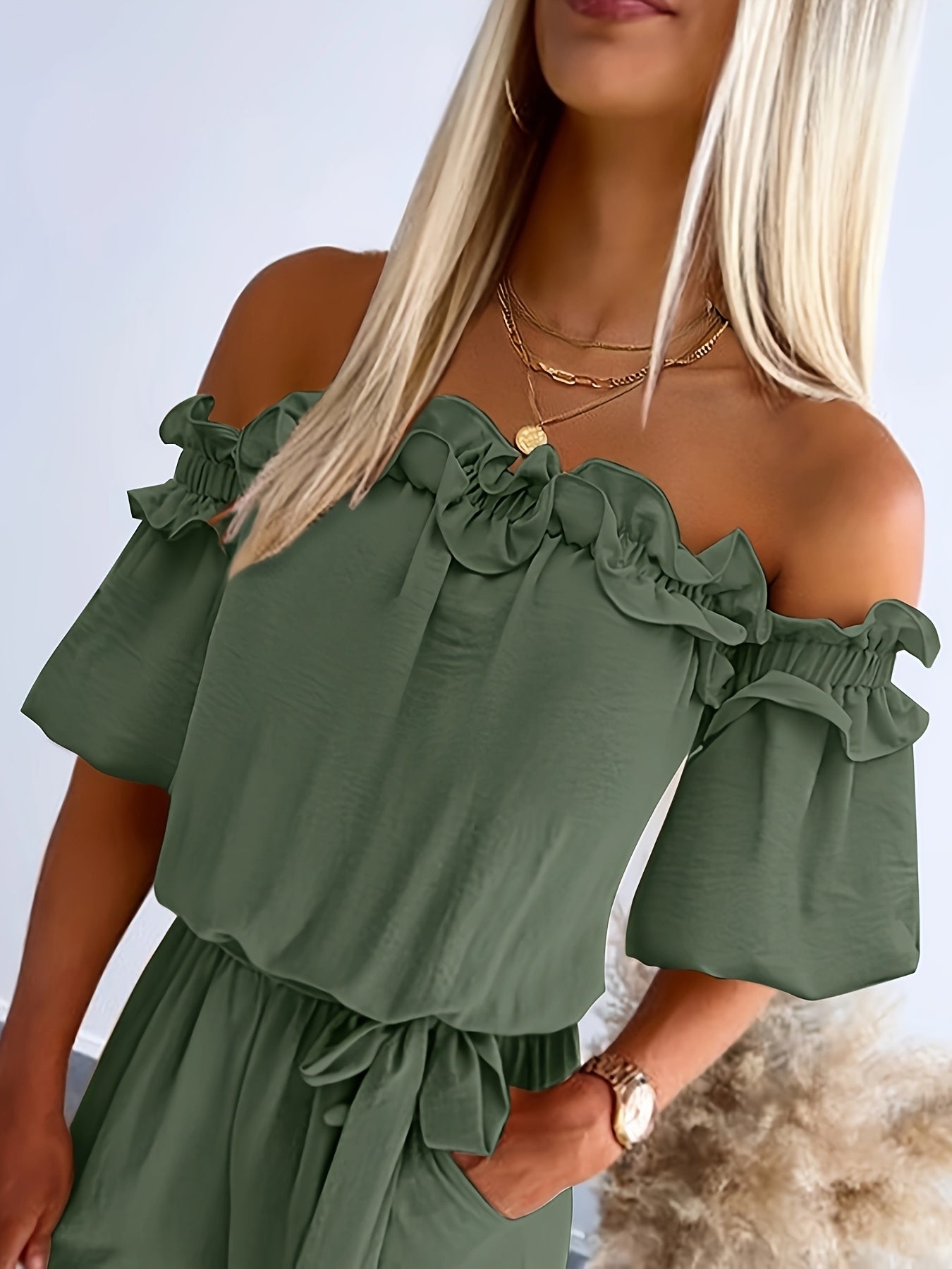 Stijlvolle Elegante Jumpsuit met Blote Schouders en Ruches Zoom - Beige, Rechte Pijpen Ontwerp, Machinewasbaar, Zomerse Damesmode
